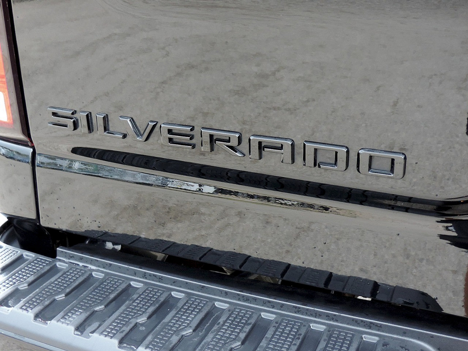 Certified 2026 Chevrolet Silverado 2500 ZR2 w/ LPO, Dark Essentials Package AWD/4WD image 11