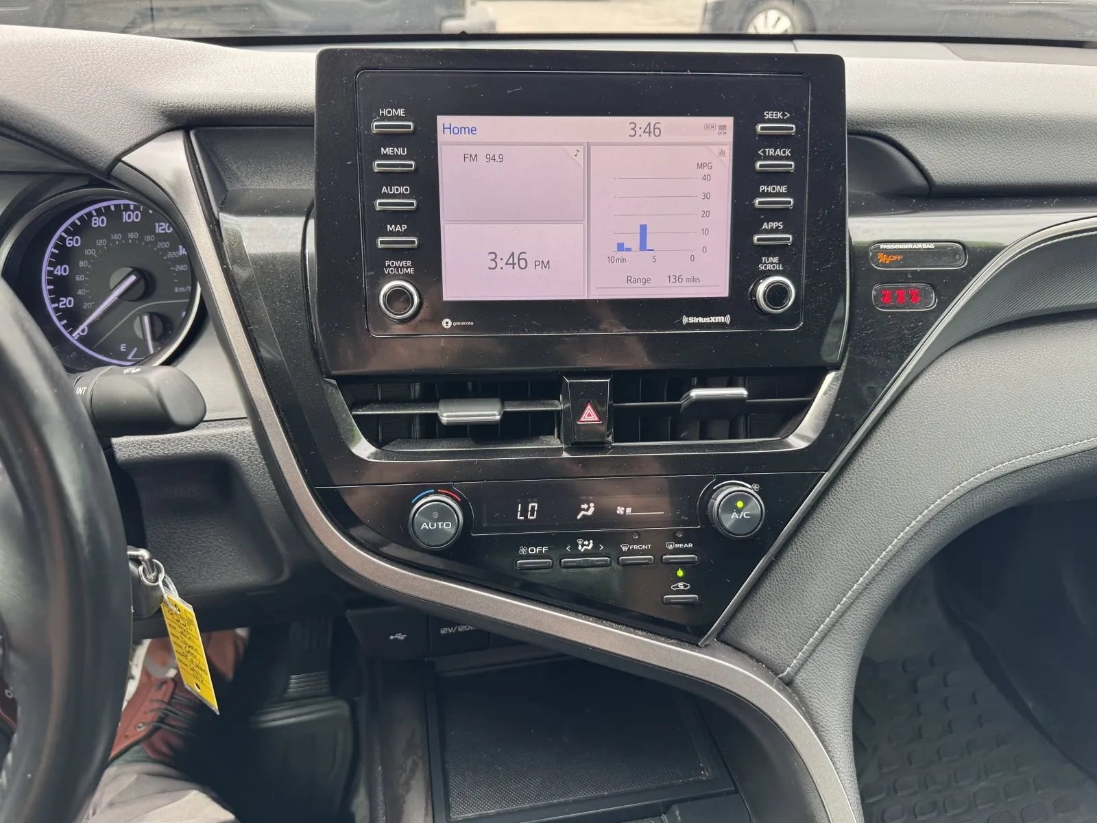Used 2021 Toyota Camry SE FWD image 25