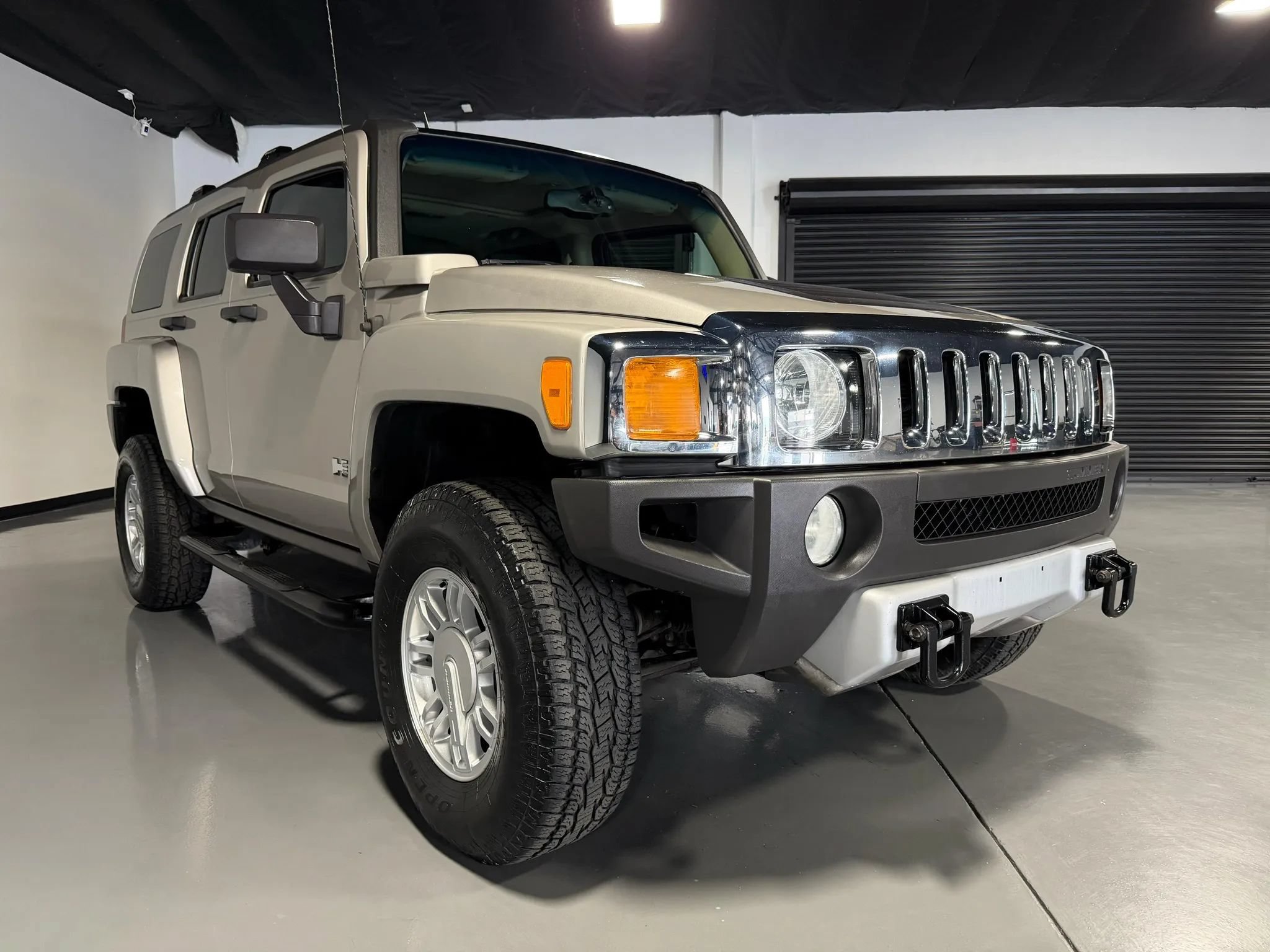 Used 2008 HUMMER H3 AWD/4WD image 2