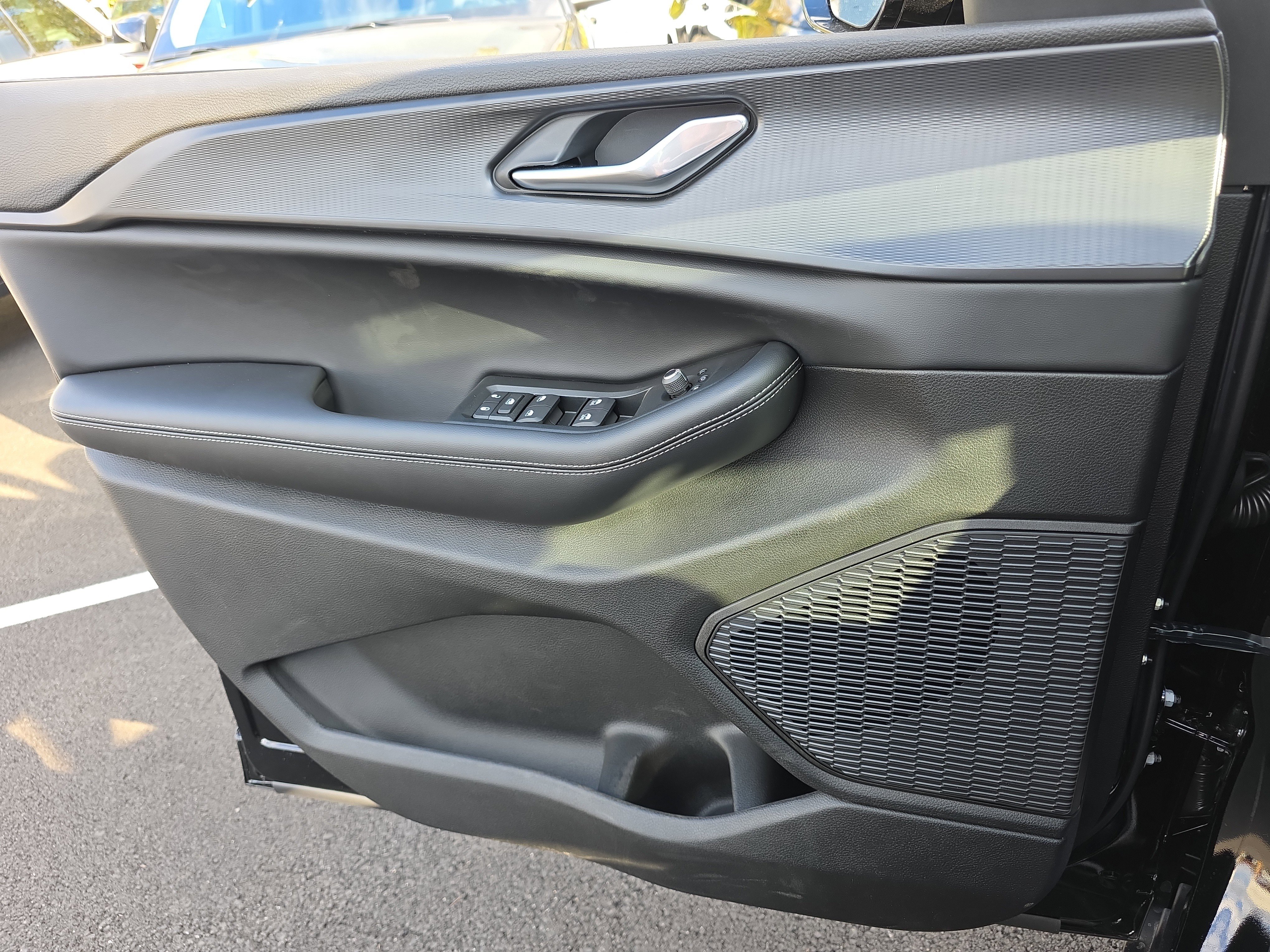 New 2025 Jeep Grand Cherokee Altitude w/ Trailer Tow Package image 14