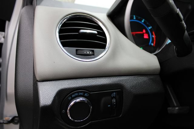 Used 2014 Chevrolet Cruze LS FWD image 14