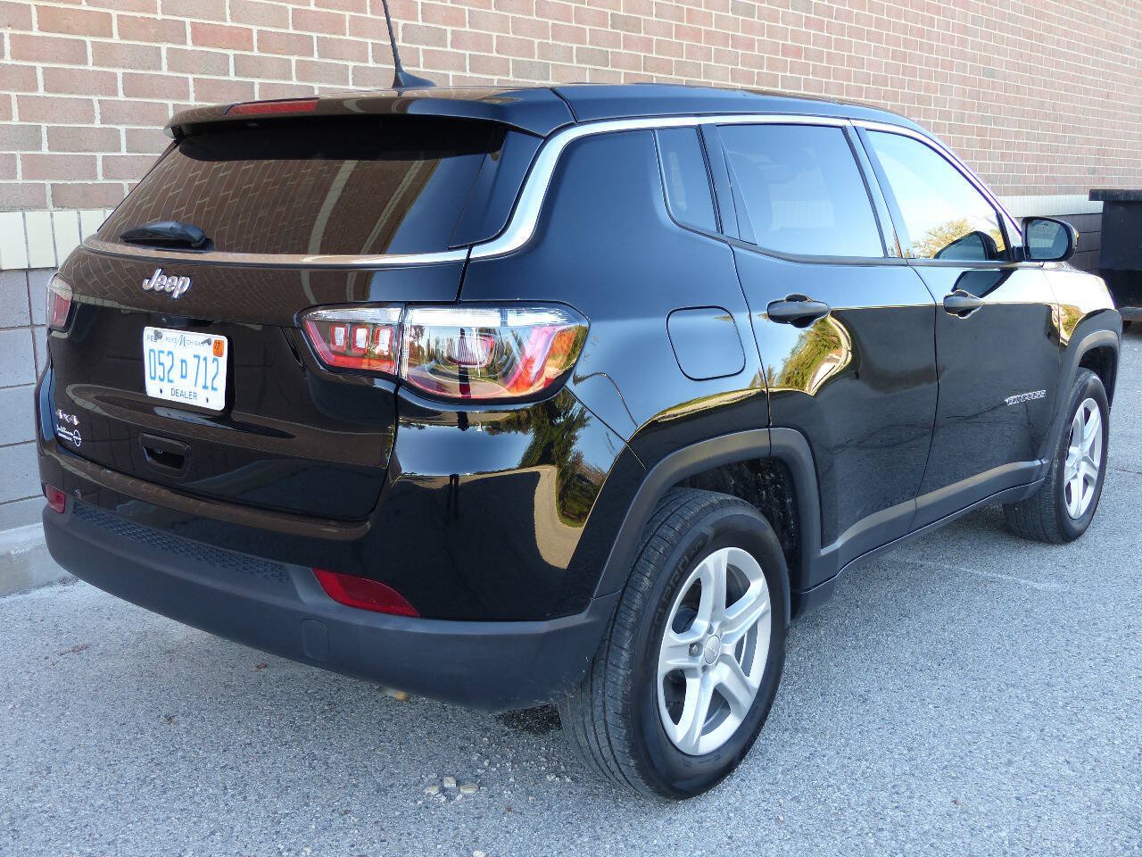 Used 2024 Jeep Compass Sport AWD/4WD image 10