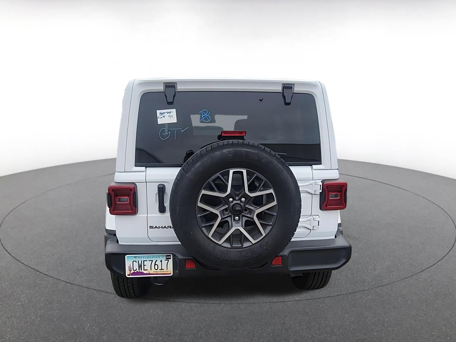 Used 2025 Jeep Wrangler Sahara image 7