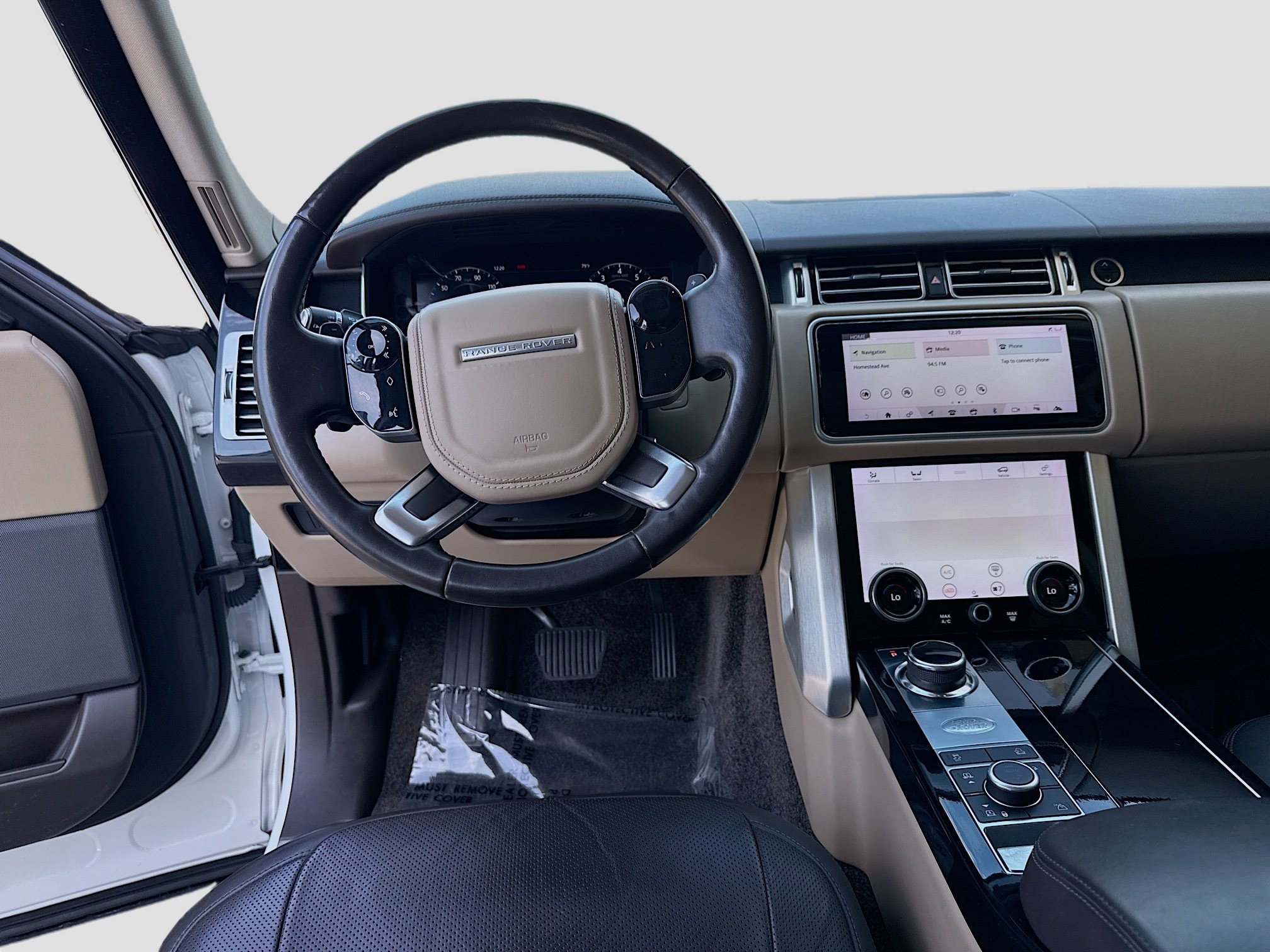 Used 2019 Land Rover Range Rover Velar R-Dynamic SE image 21