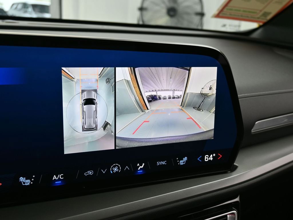 Used 2024 Chevrolet Traverse LS image 27