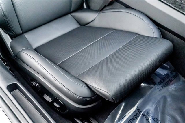 Used 2025 Porsche 911 Carrera image 30