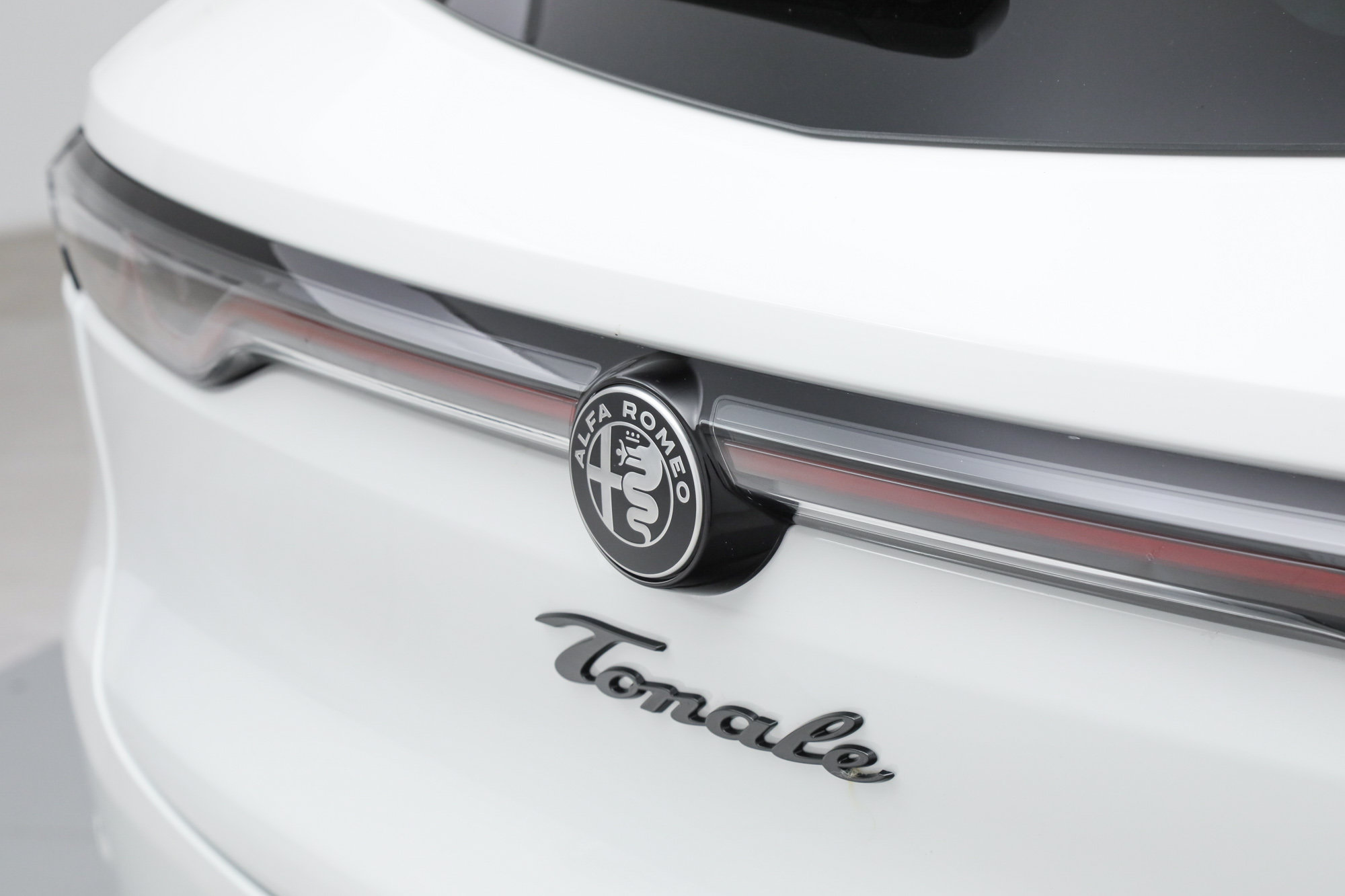 New 2026 Alfa Romeo Tonale w/ Active Assist Package AWD/4WD image 20