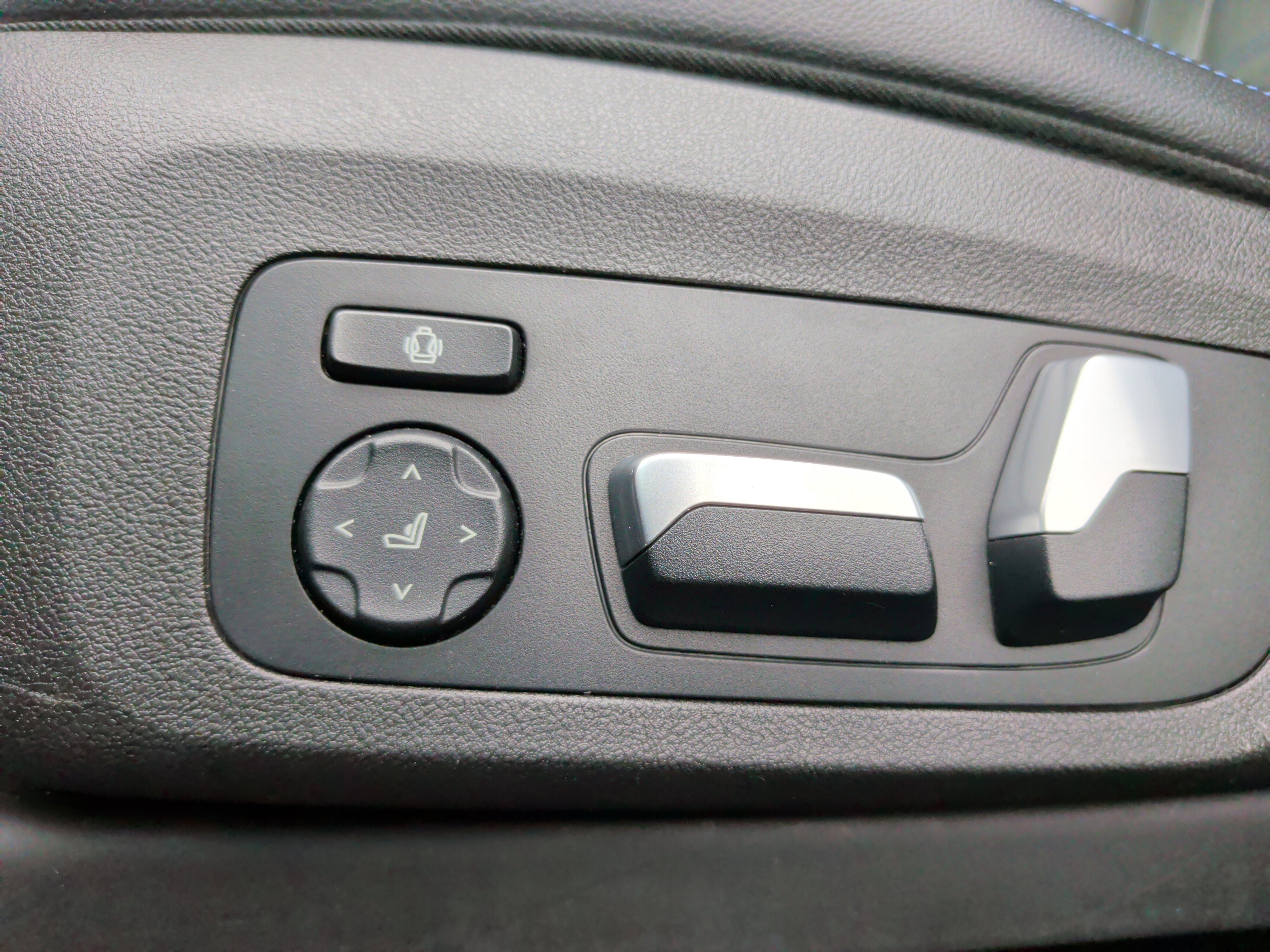 Used 2018 BMW X3 M40i image 27