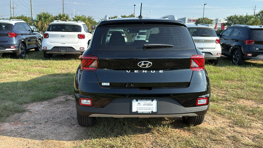 New 2026 Hyundai Venue SEL FWD image 6