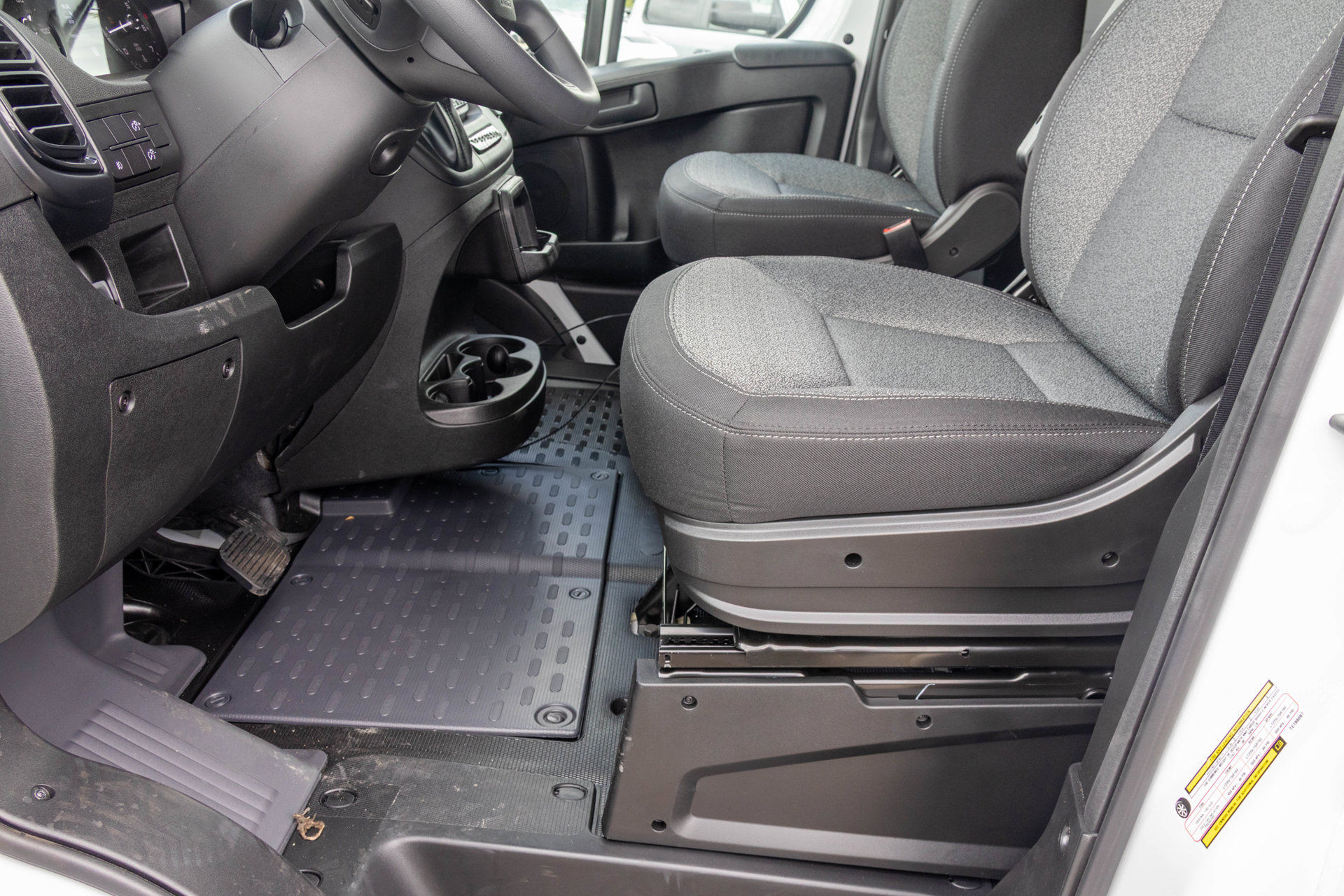 New 2026 RAM ProMaster 1500 w/ Convenience Group FWD image 5
