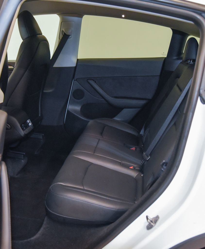 Used 2023 Tesla Model Y Long Range image 9