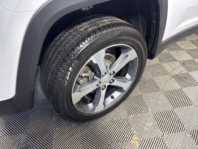 Certified 2023 Jeep Grand Cherokee Limited image 7