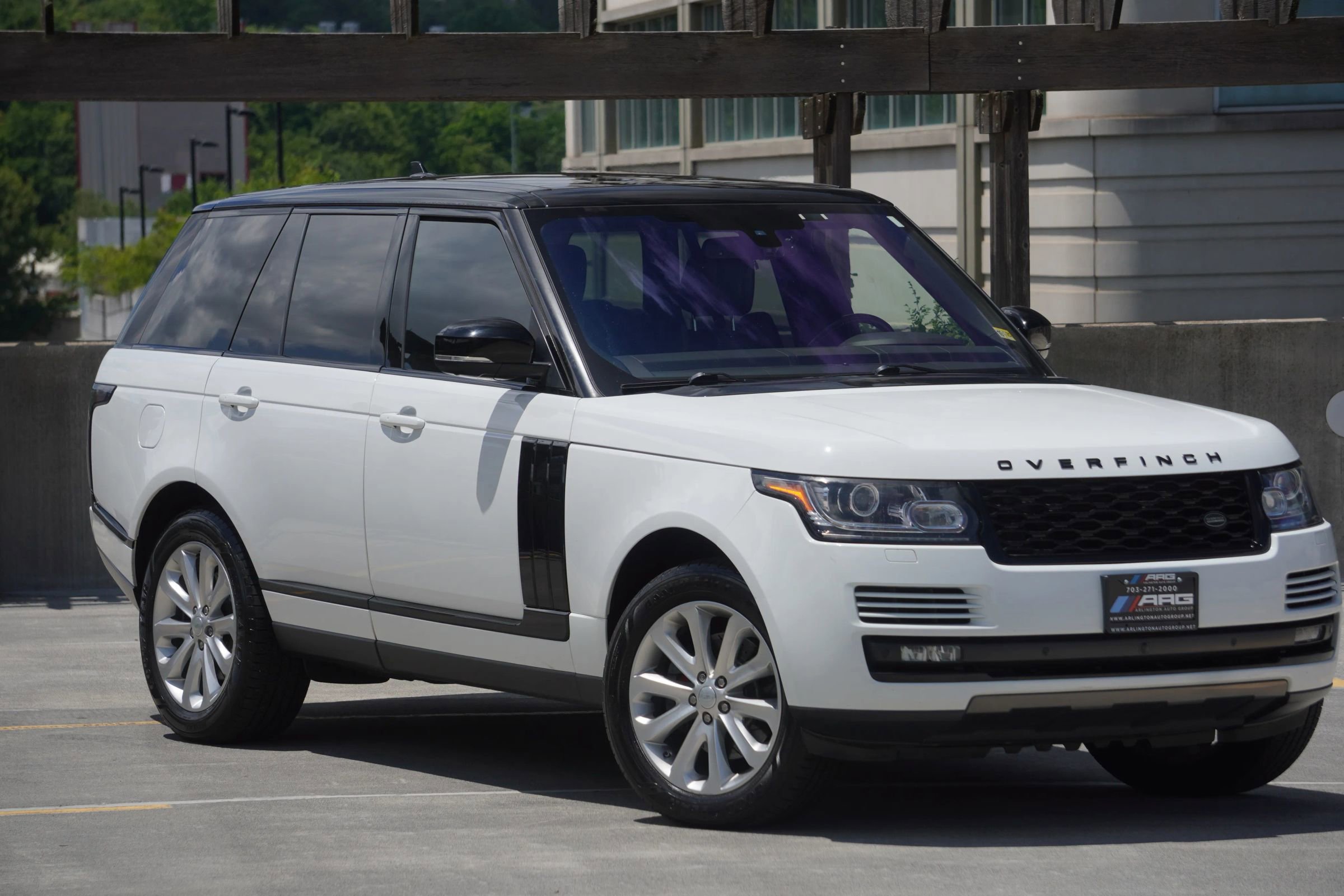 Used 2016 Land Rover Range Rover HSE image 2