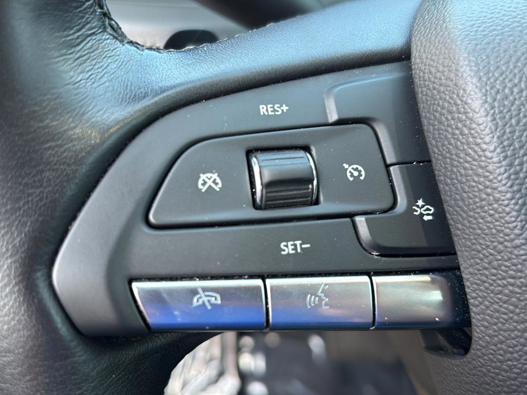 Used 2024 Cadillac XT4 Premium Luxury image 25