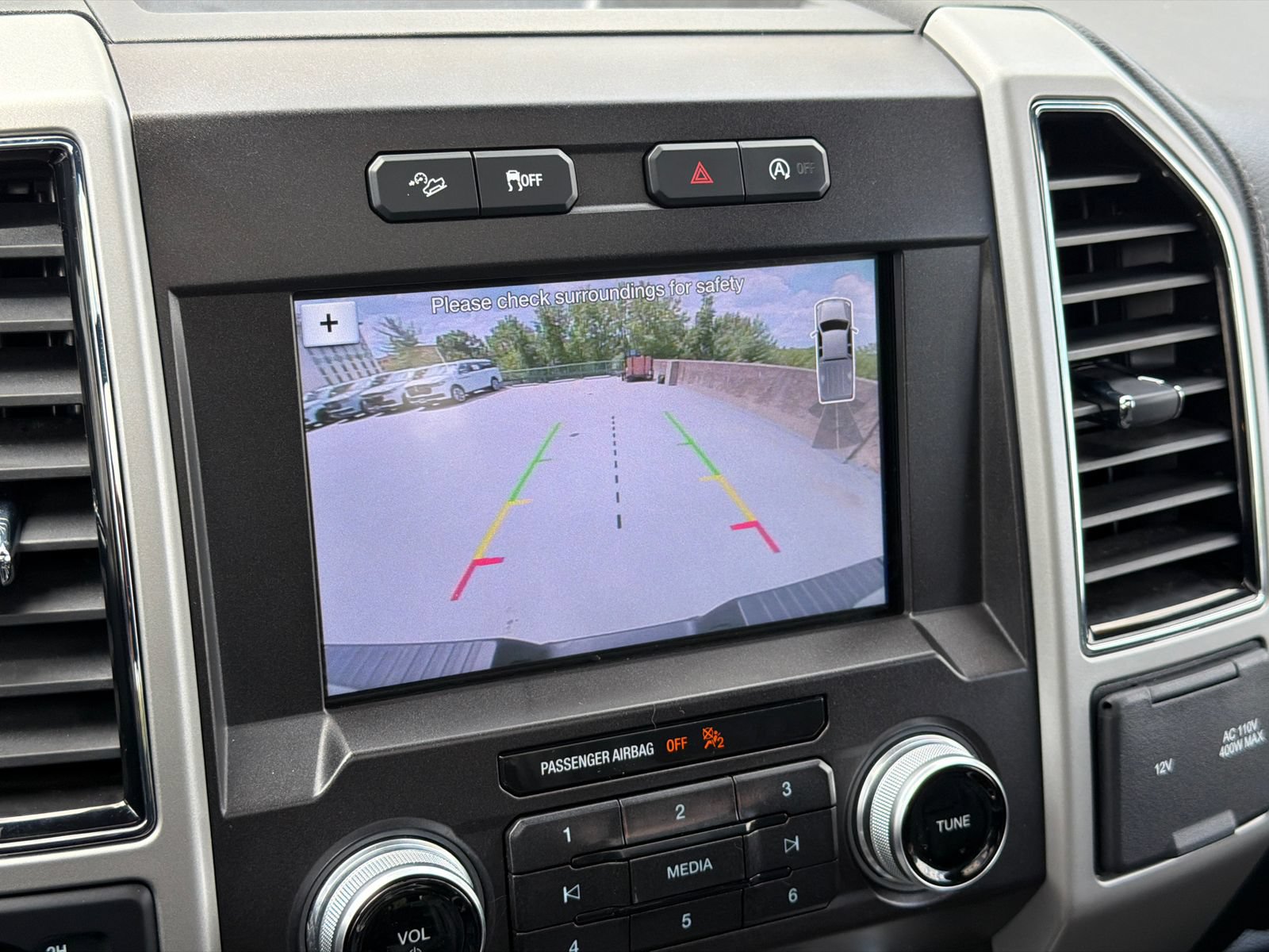 Used 2019 Ford F150 Lariat w/ Equipment Group 502A Luxury AWD/4WD image 26