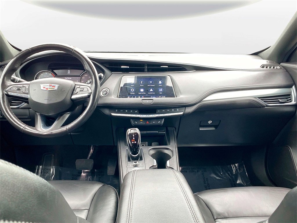 Used 2023 Cadillac XT4 Premium Luxury w/ Cold Weather Package image 17