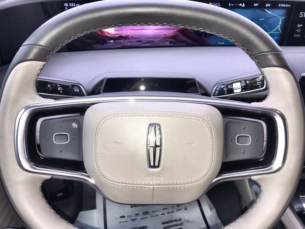 Used 2025 Lincoln Nautilus Premier image 14