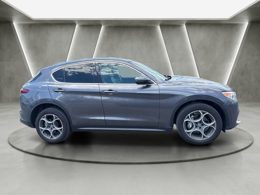 Used 2018 Alfa Romeo Stelvio AWD w/ Cold Weather Package image 7