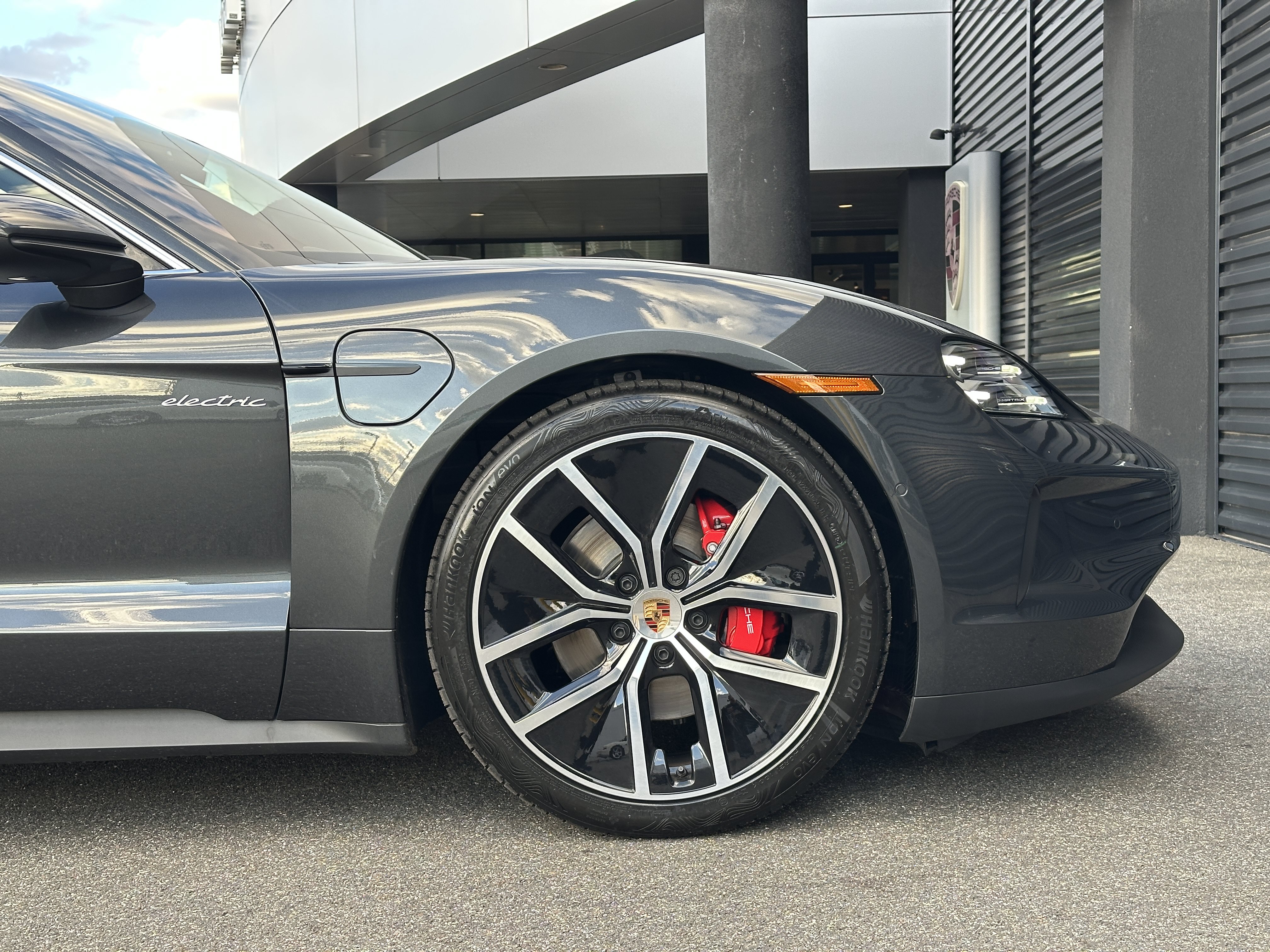 New 2026 Porsche Taycan 4S AWD/4WD image 12
