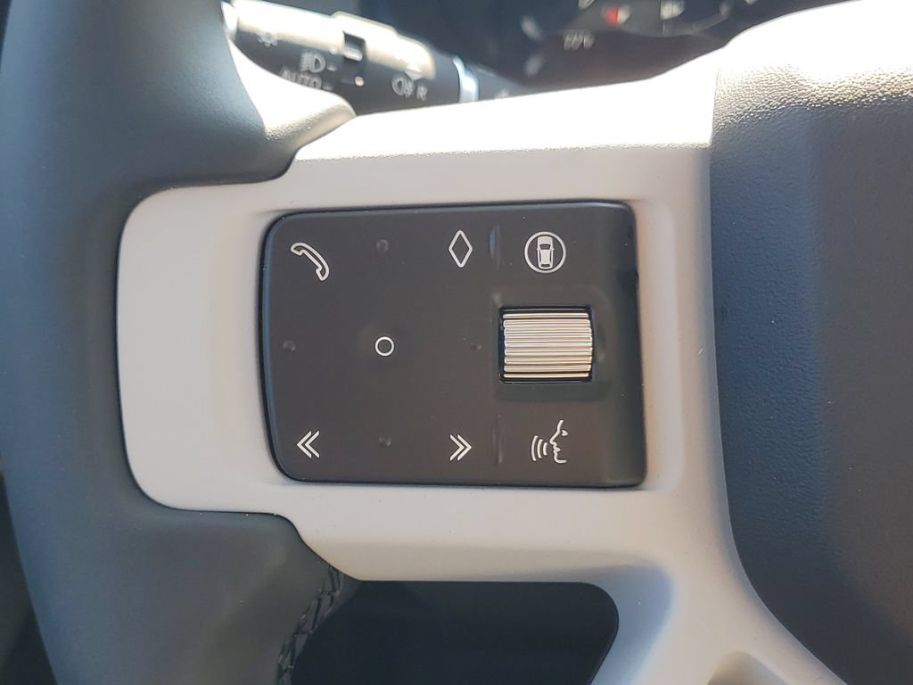 New 2026 Land Rover Defender 130 X-Dynamic SE AWD/4WD image 17