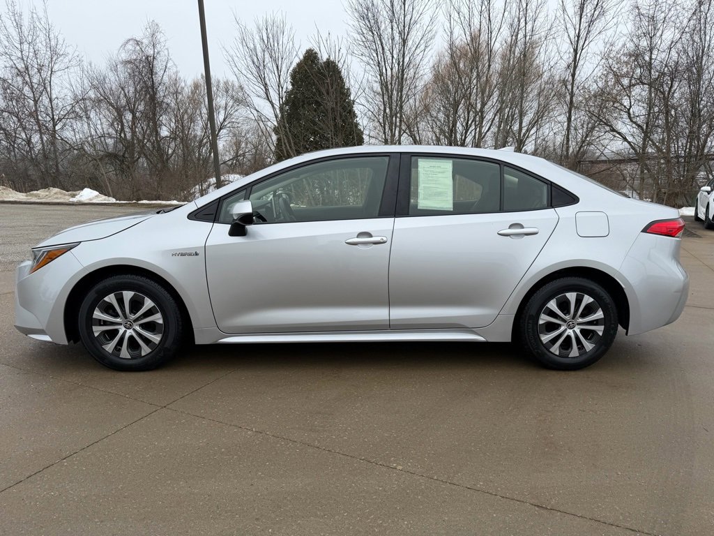 Used 2021 Toyota Corolla LE image 2