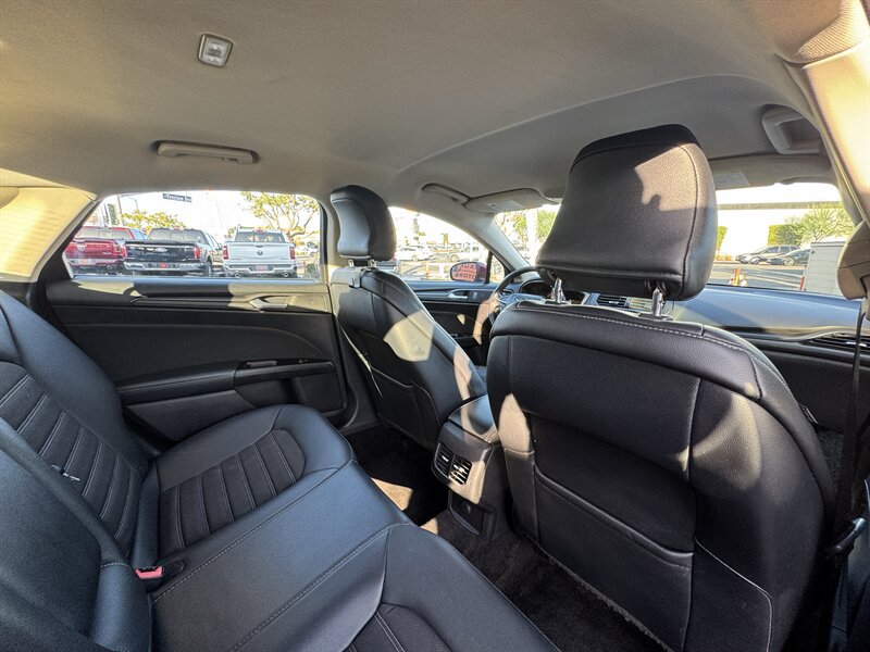 Used 2018 Ford Fusion SE w/ Equipment Group 201A FWD image 40