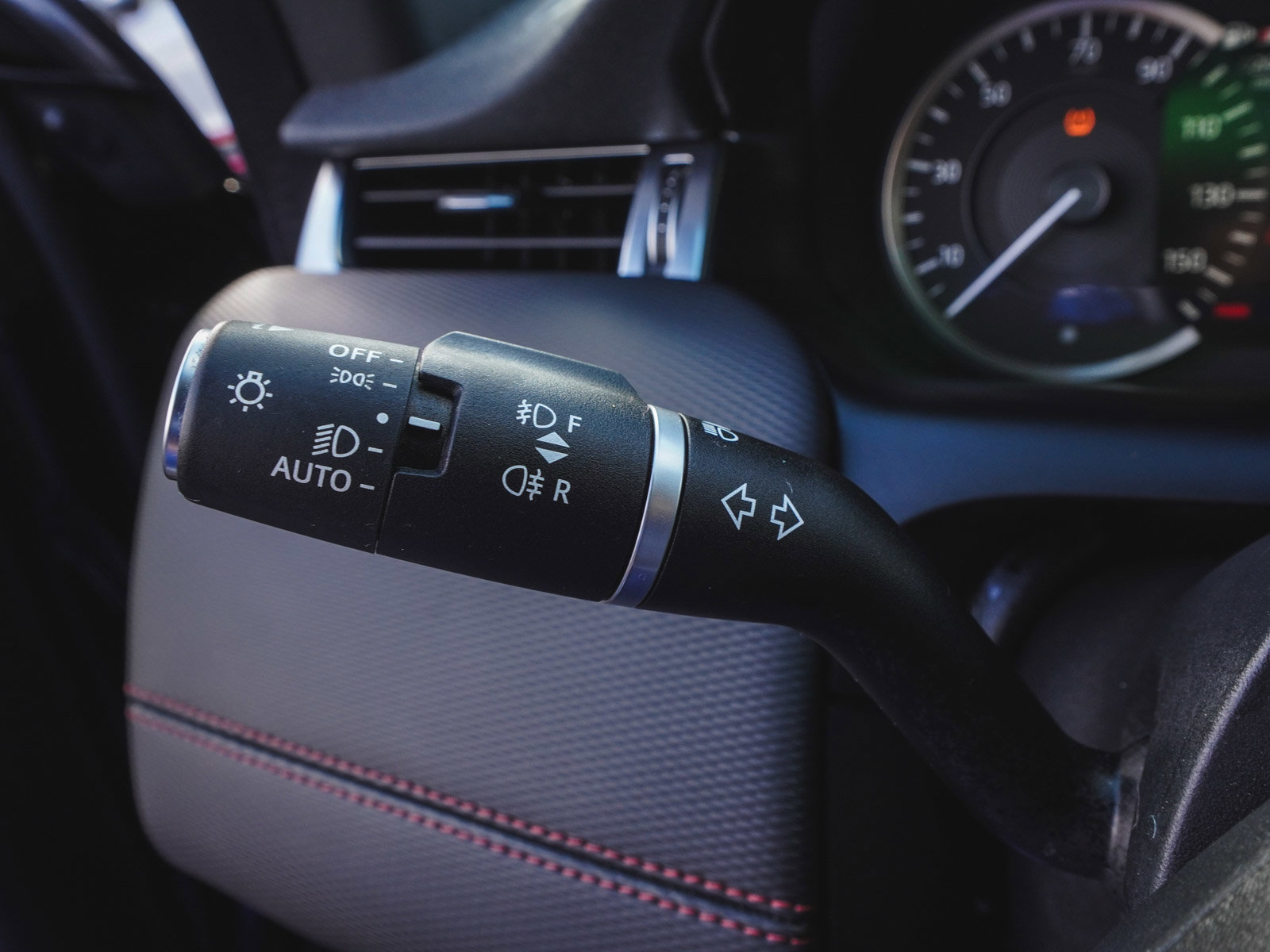 Used 2023 Land Rover Discovery Sport SE R-Dynamic image 21