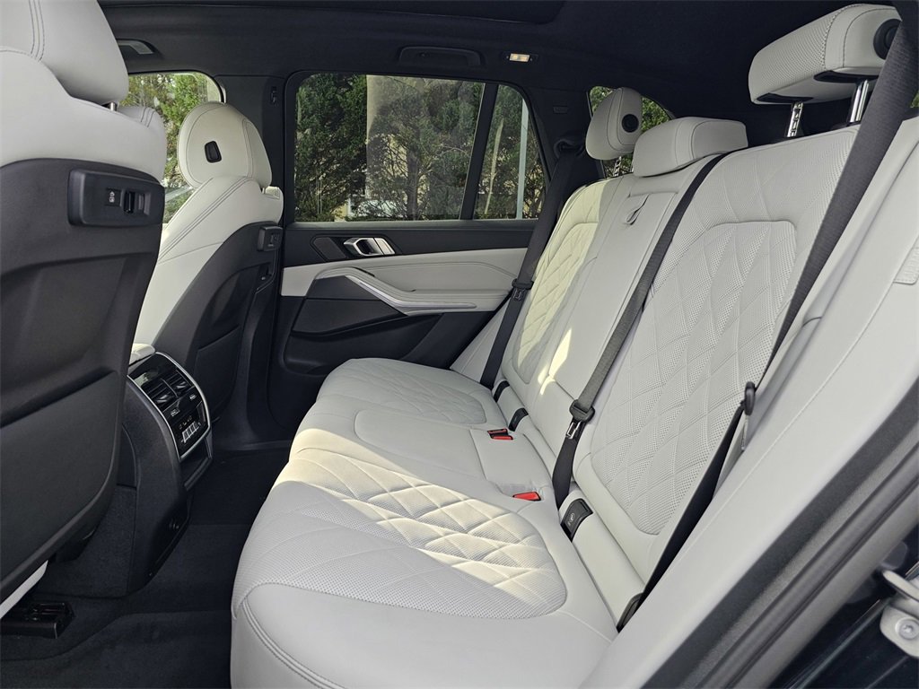 Used 2023 BMW X5 xDrive40i w/ M Sport Package image 19