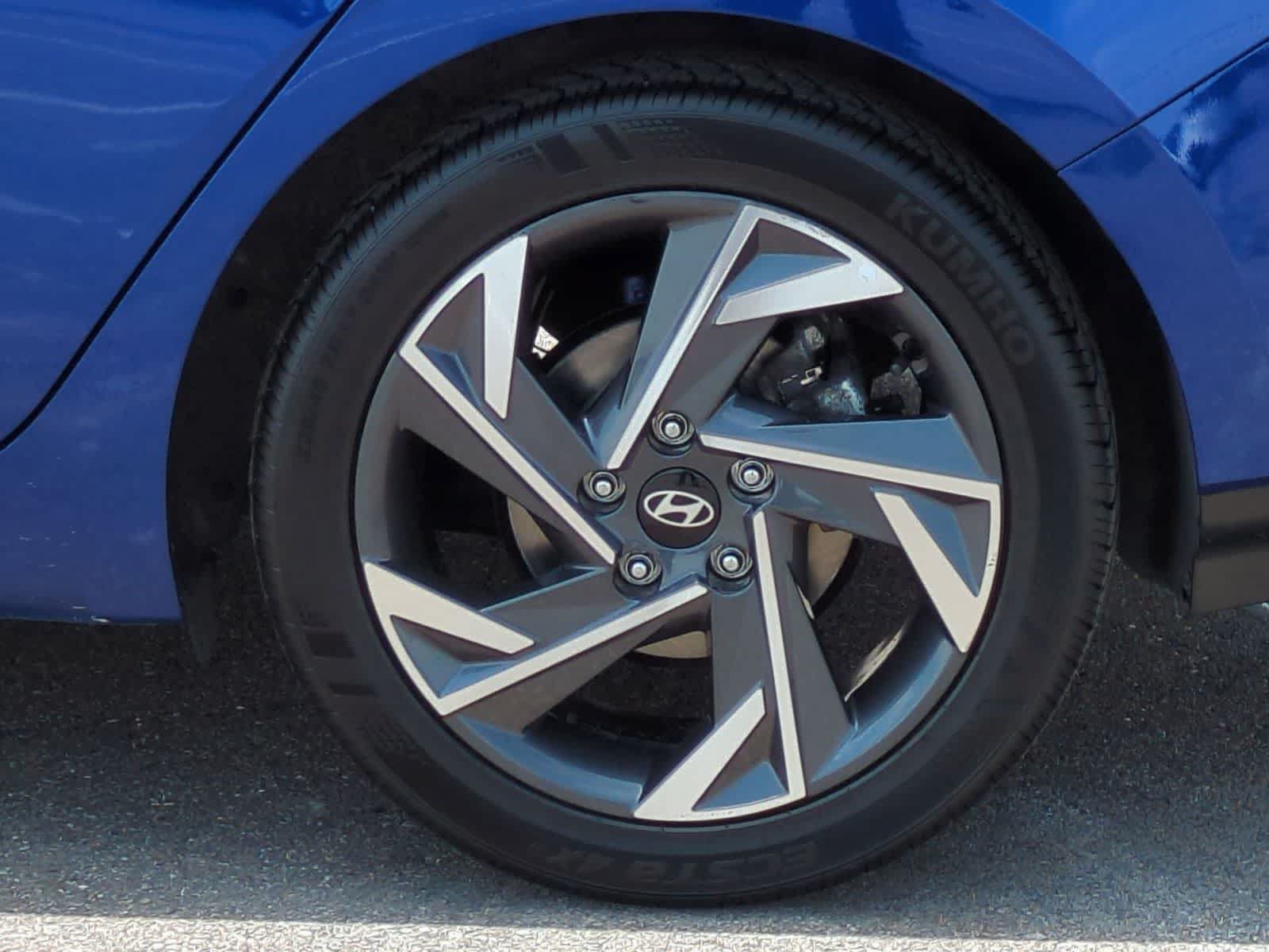 Used 2024 Hyundai Elantra Limited FWD image 12