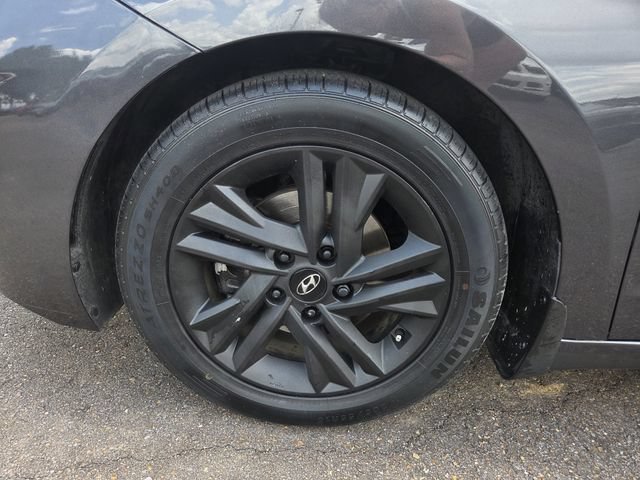 Used 2020 Hyundai Elantra SEL FWD image 24