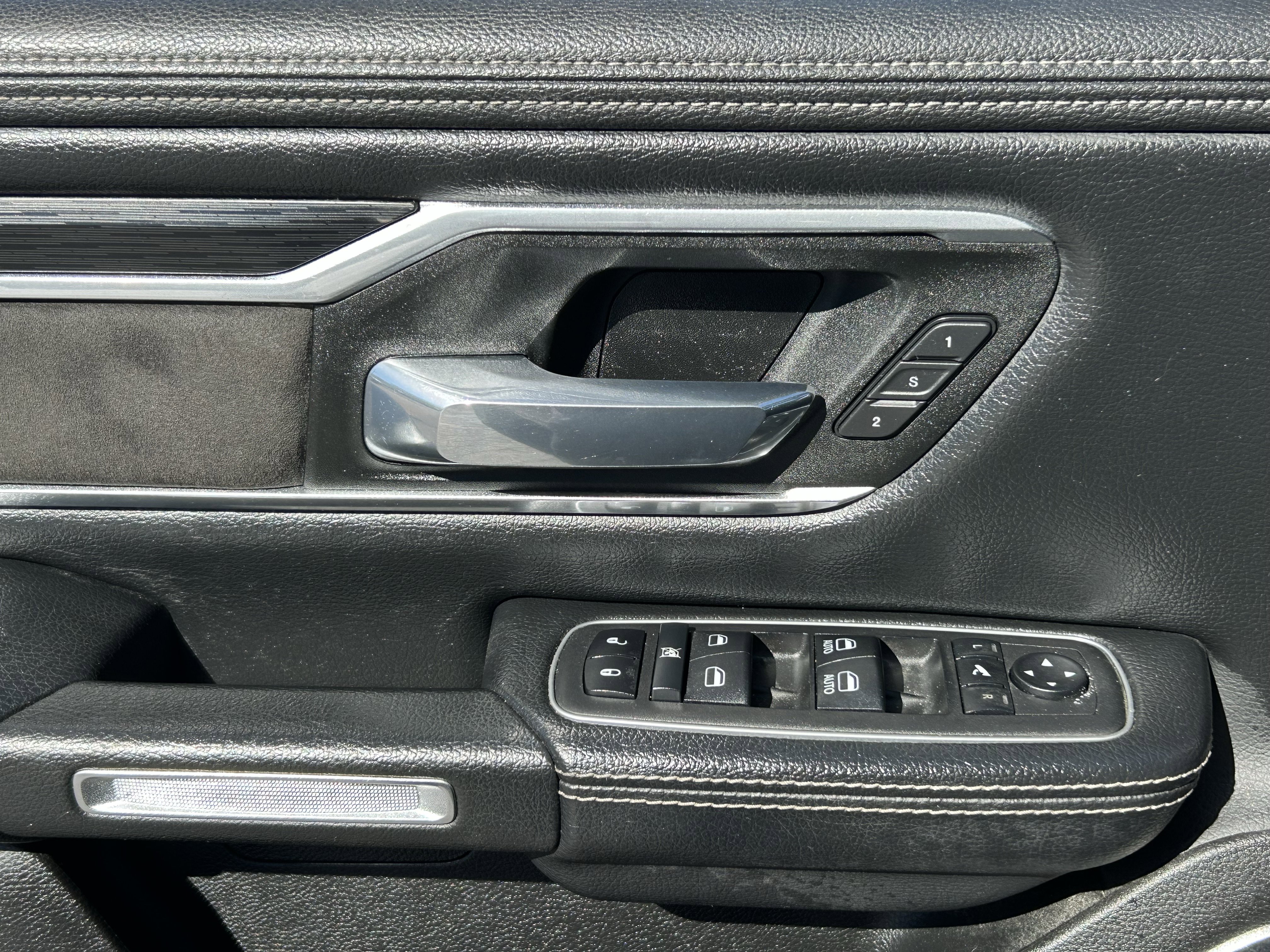 Certified 2023 RAM 1500 Laramie image 21