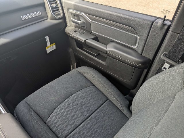 New 2026 RAM 3500 Big Horn AWD/4WD image 18