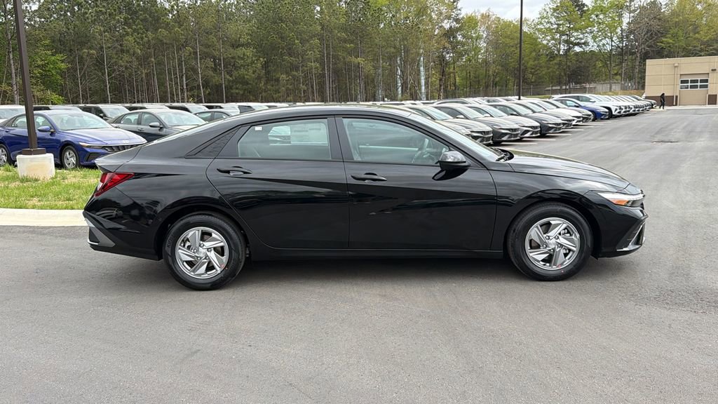New 2026 Hyundai Elantra SE image 4