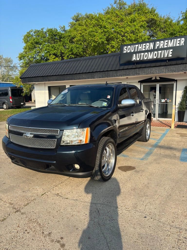 Used 2007 Chevrolet Avalanche LT w/ LT Preferred Equipment Group image 3