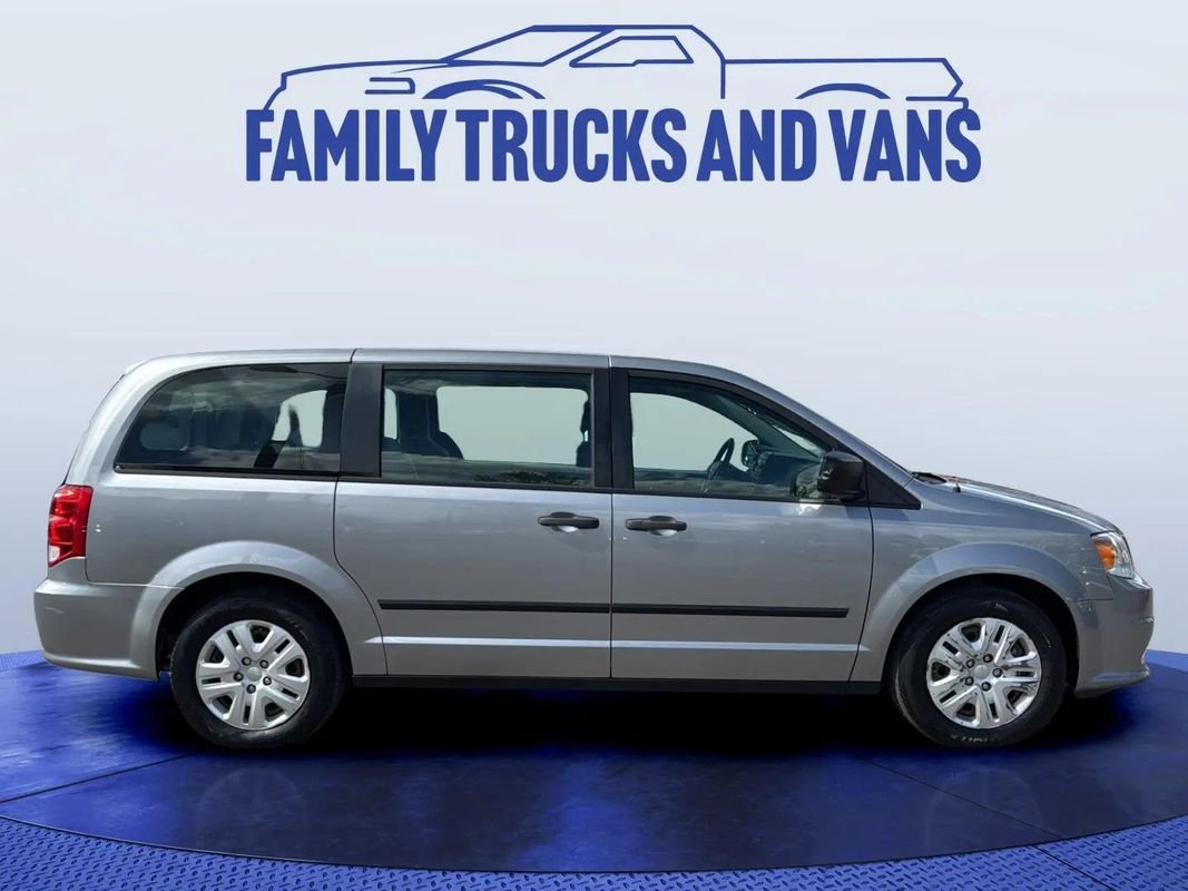 Used 2016 Dodge Grand Caravan American Value Package w/ UConnect Hands-Free Group image 6