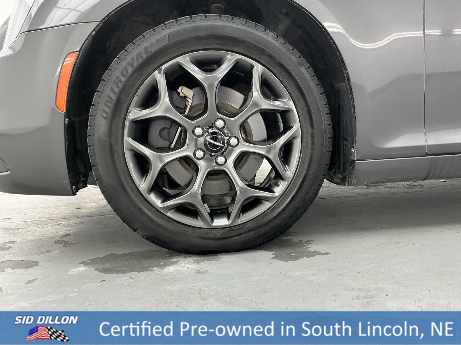 Used 2018 Chrysler 300 S image 18