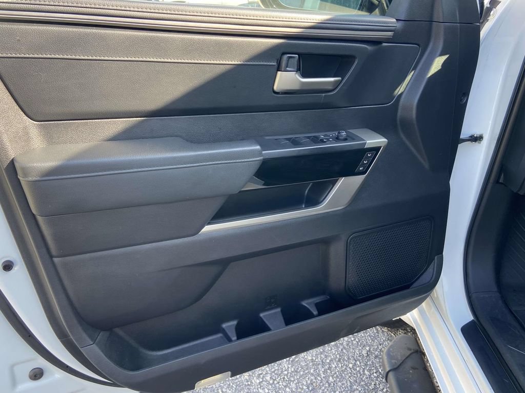 Used 2023 Toyota Tundra Limited AWD/4WD image 12