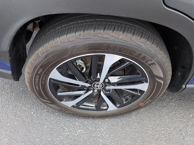 Used 2024 Toyota Corolla Cross AWD Hybrid w/ Convenience Package image 9