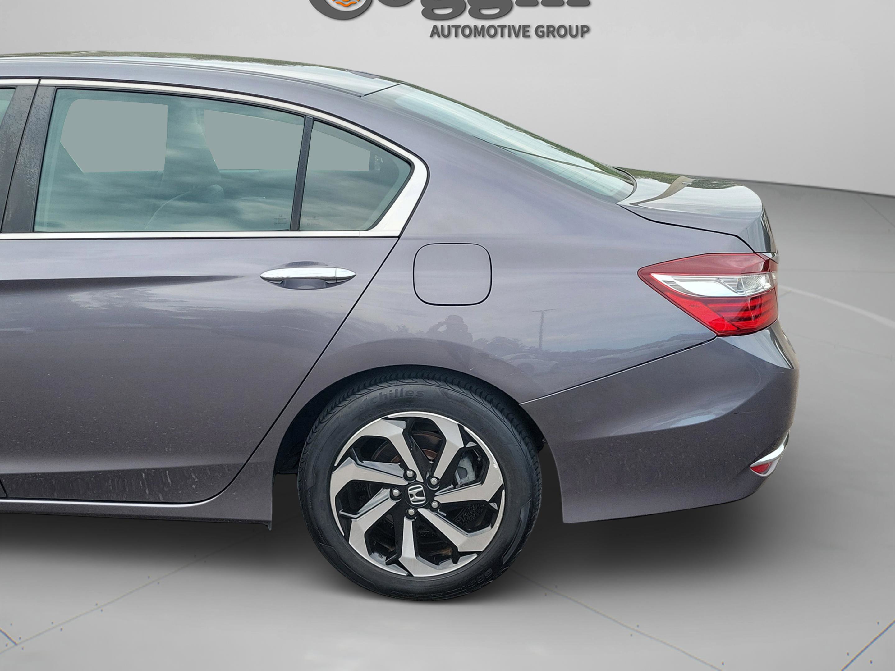 Used 2017 Honda Accord EX-L image 7