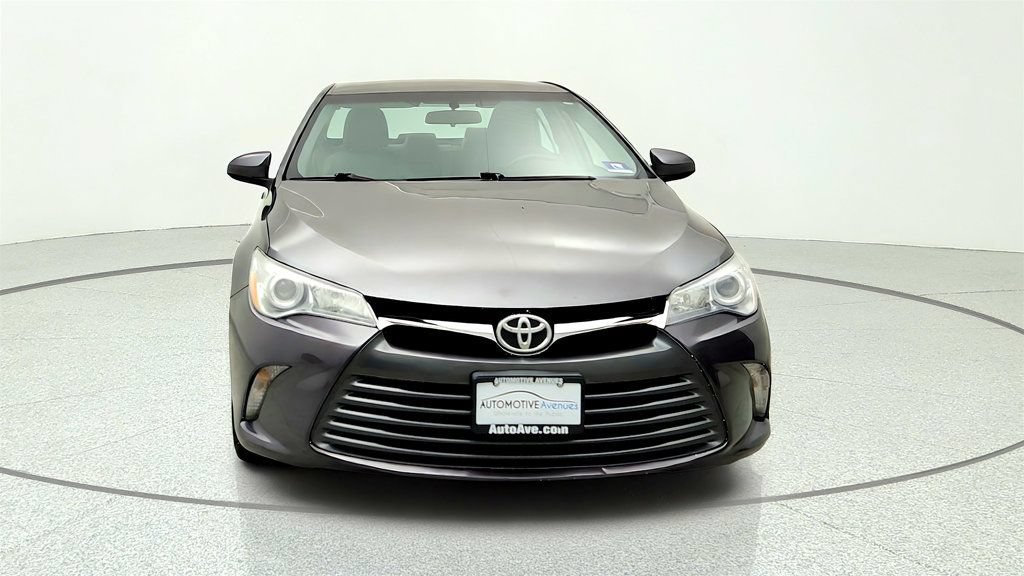 Used 2015 Toyota Camry LE FWD image 2