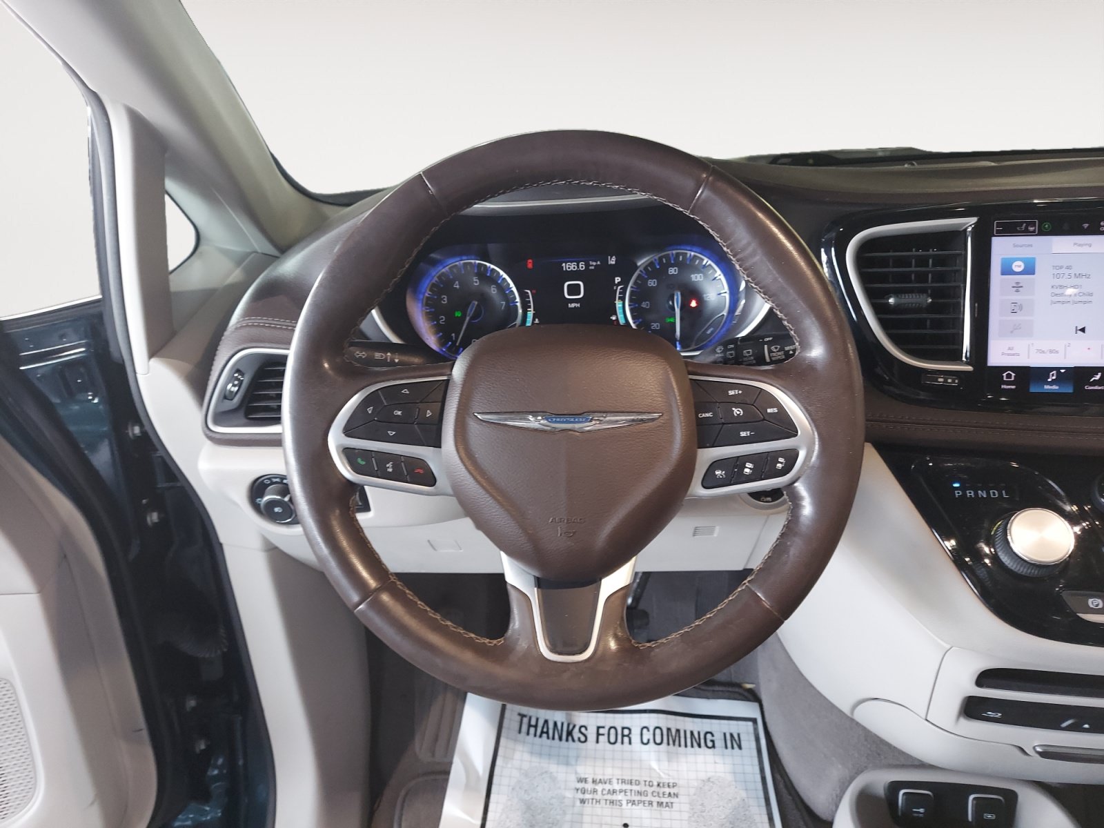 Used 2021 Chrysler Pacifica Touring-L w/ Uconnect Theater Family Group FWD image 13
