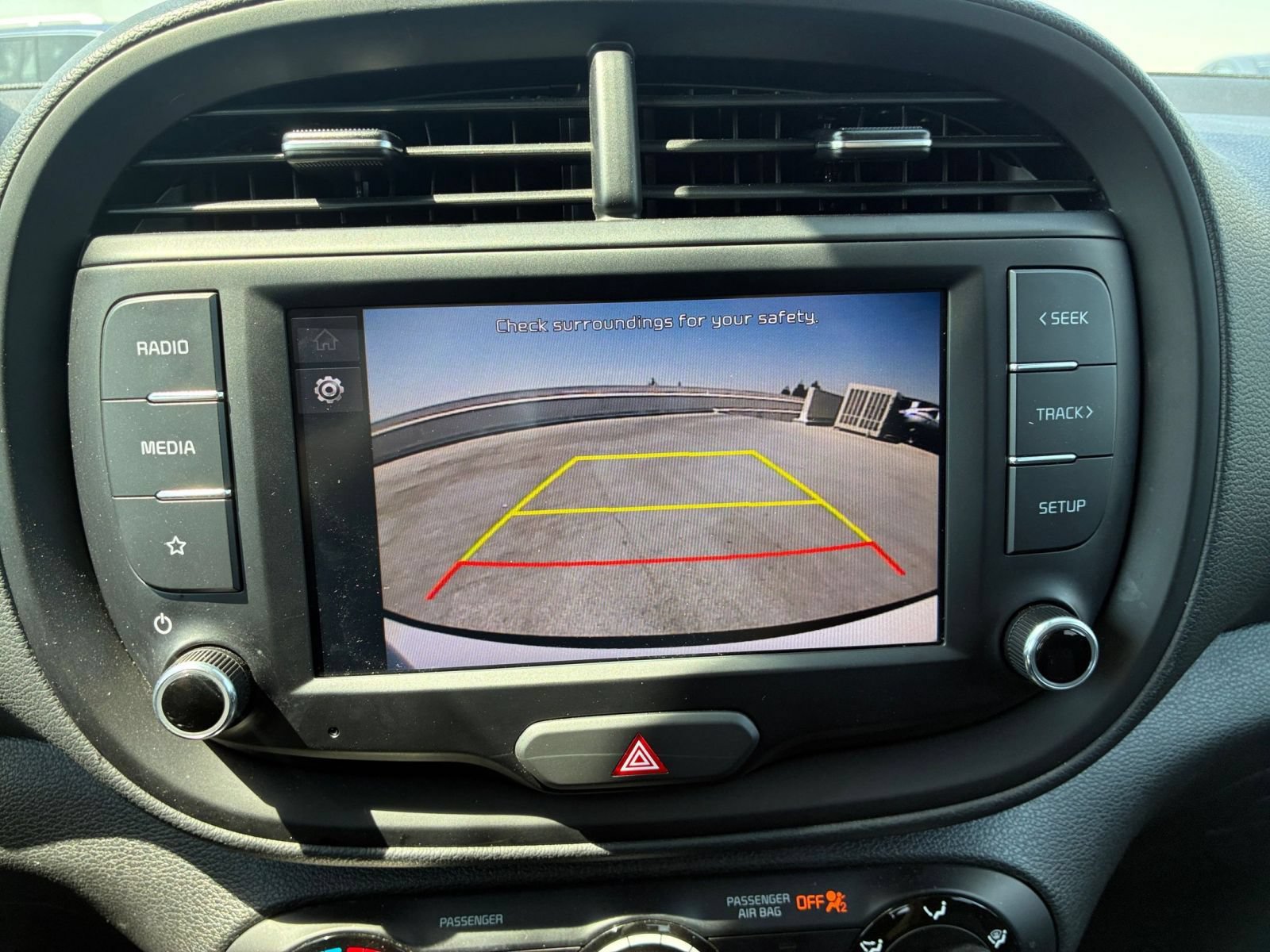 Used 2025 Kia Soul LX w/ LX Technology Package FWD image 21