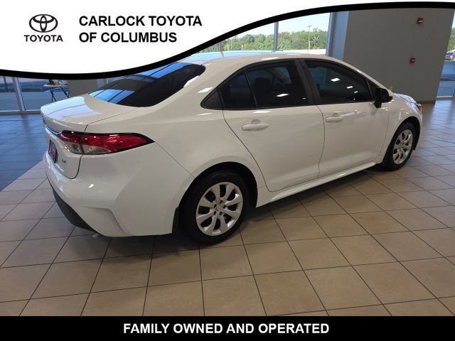 Used 2025 Toyota Corolla LE FWD image 8
