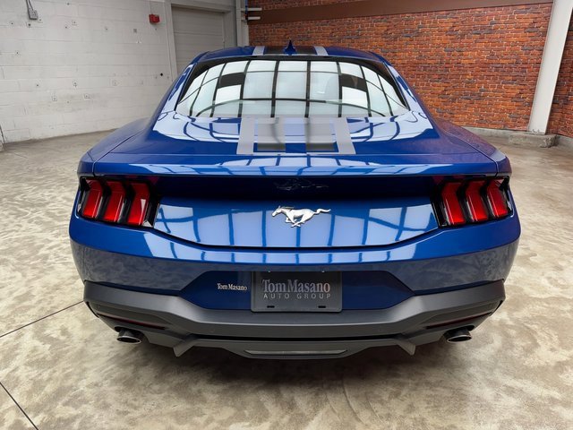 Used 2024 Ford Mustang Coupe image 4