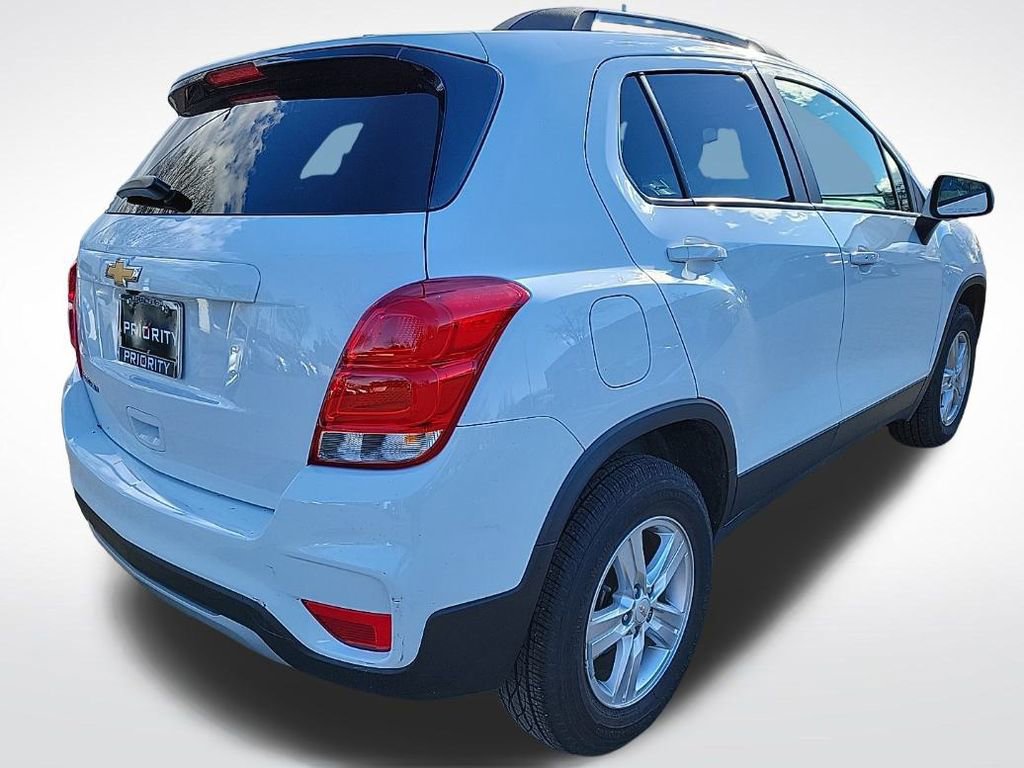 Used 2021 Chevrolet Trax LT w/ Premium Seat Package image 4