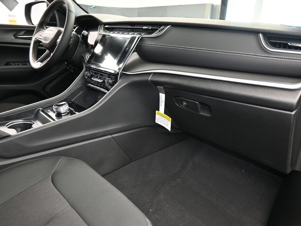 New 2026 Jeep Grand Cherokee Laredo X AWD/4WD image 39