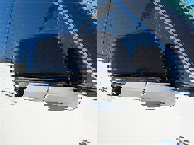 New 2025 Cadillac Escalade IQ Luxury 1 w/ Smart Trailering package image 10