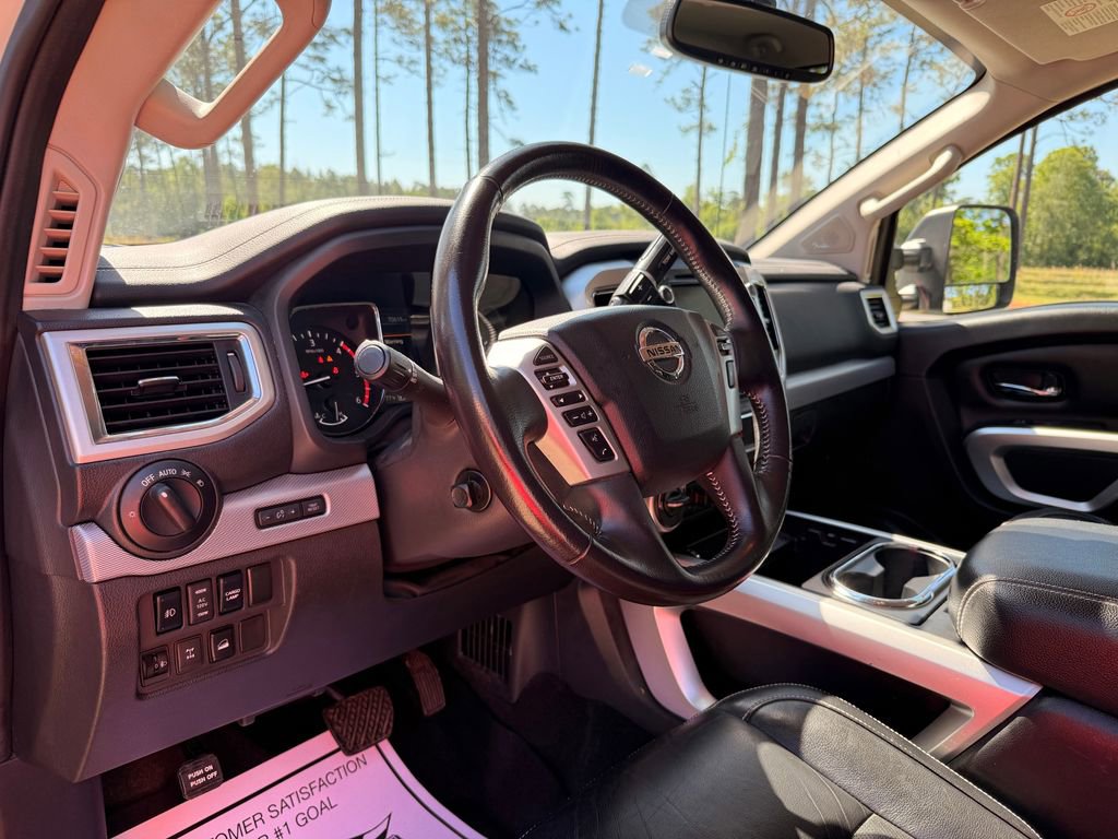 Used 2019 Nissan Titan PRO-4X AWD/4WD image 13