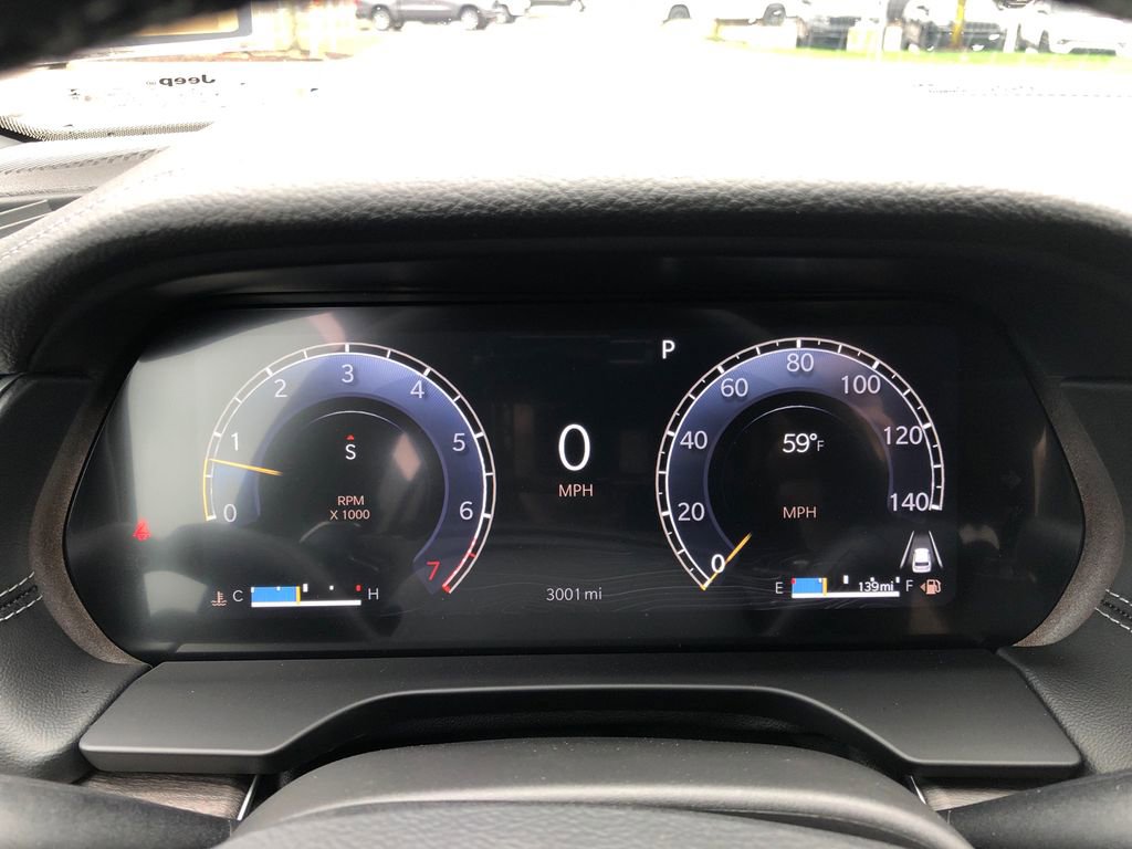 Used 2025 Jeep Grand Cherokee Limited image 30