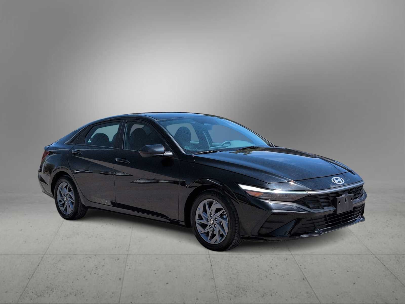 Certified 2024 Hyundai Elantra SEL FWD image 2